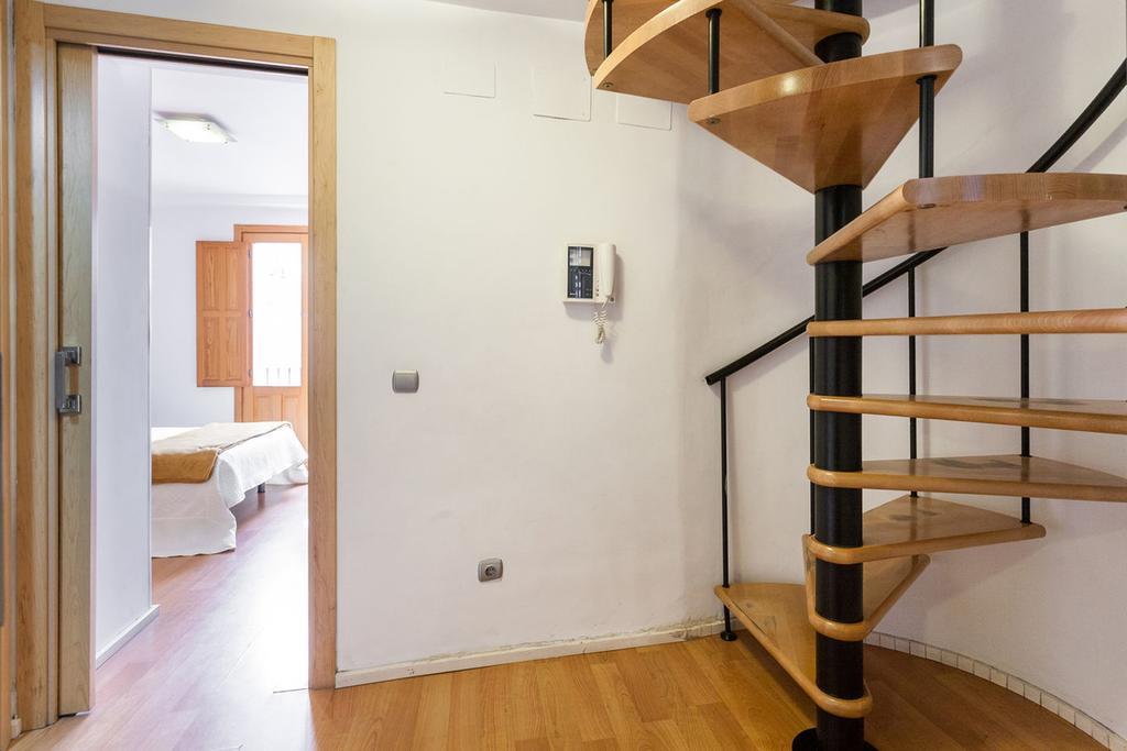 Like Apartments Lonja Valencia Exterior foto