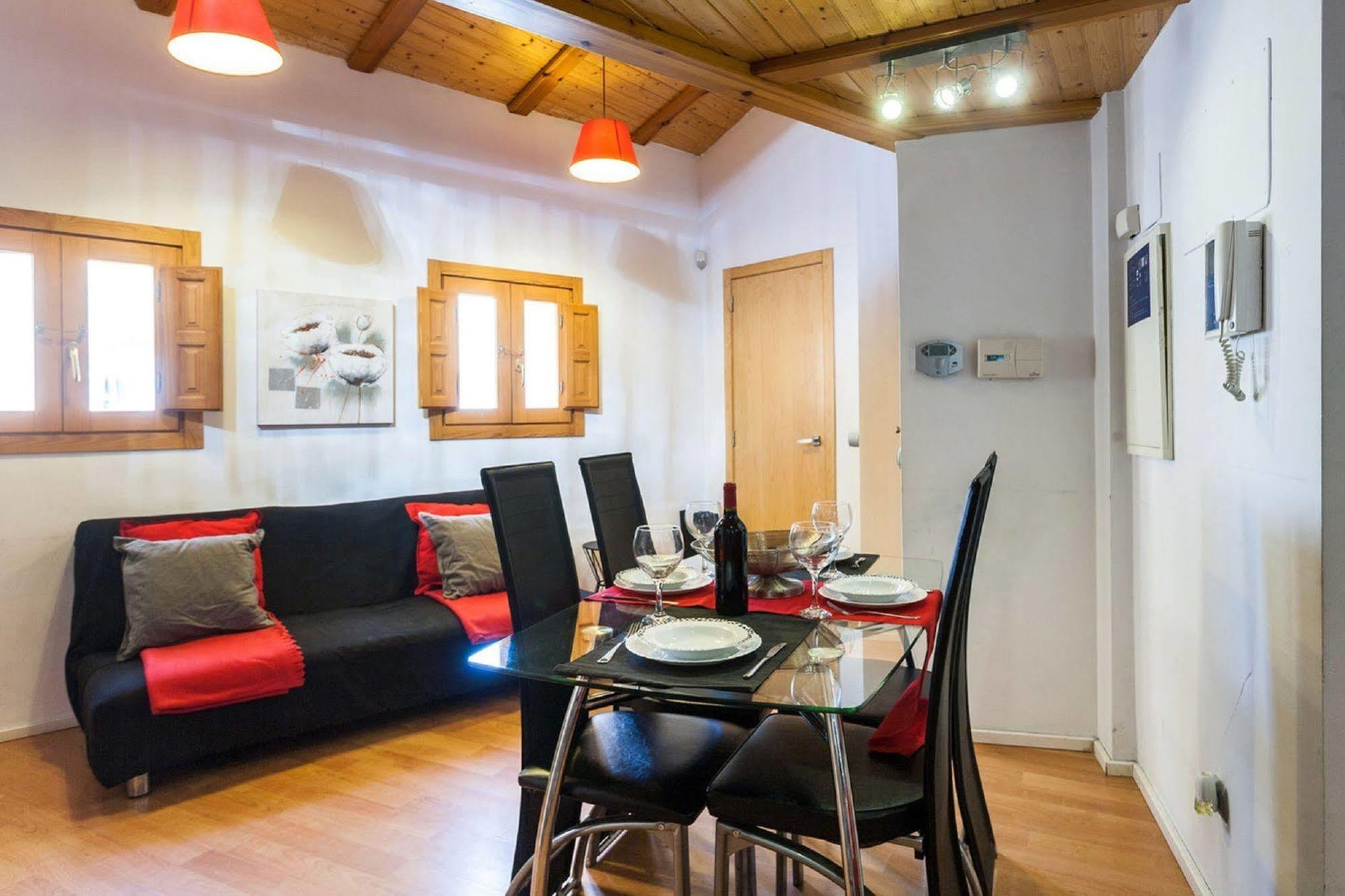 Like Apartments Lonja Valencia Exterior foto